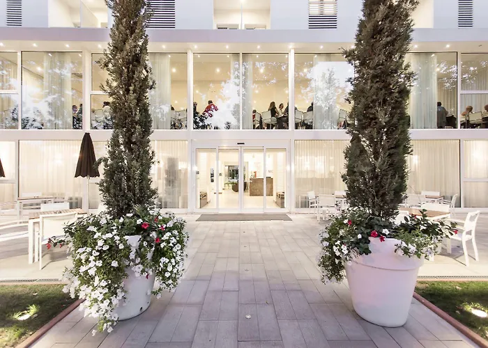 Color Mokambo Shore Family Hotel Cesenatico