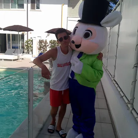 Color Mokambo Shore Family فندق تْشيزيناتيكو