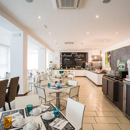 Ξενοδοχείο Color Mokambo Shore Family 3*