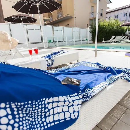 Color Mokambo Shore Family فندق تْشيزيناتيكو